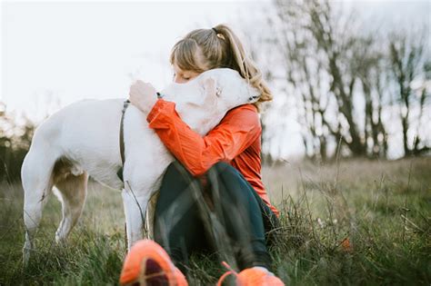 frau bumst mit hund